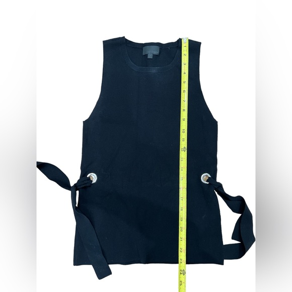 INTERMIX Top Black Leigh Grommet Sleeveless Size Small‎ - Picture 8 of 9